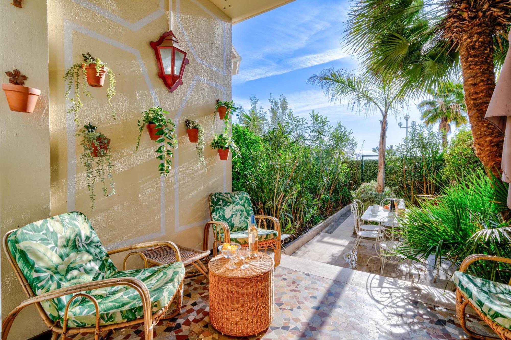 Promenade Des - 2 - Jardin Apartment *